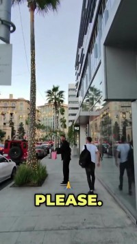 👀如何成为成功人士？吉鲁街头回应偶遇的路人：坚信你的梦想✨