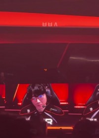 见不到老猪了😭被T1乱杀！现场粉丝拍下Viper无奈的表情