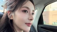 Bin：？？LPL解说rita分享自拍视频：看！太阳！